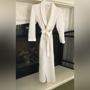 Full length white robe - vintage. S/M